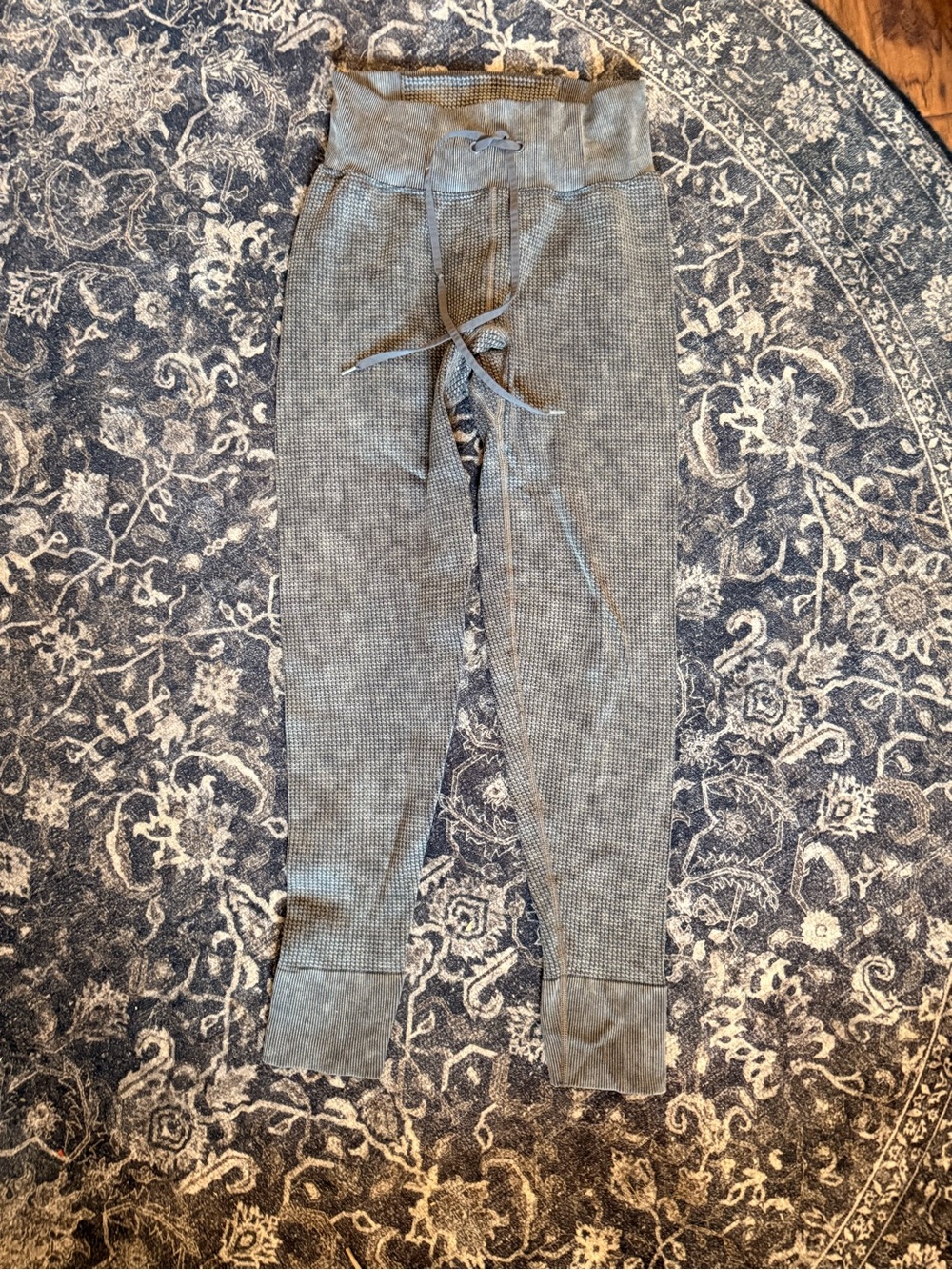 PINK Victoria's Secret Gray Waffle Knit Leggings